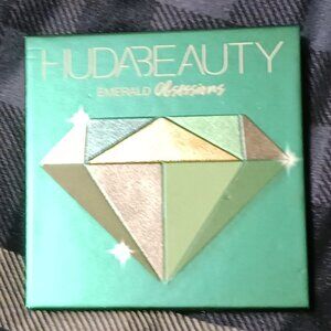 HUDA BEAUTY EMERALD OBSESSIONS